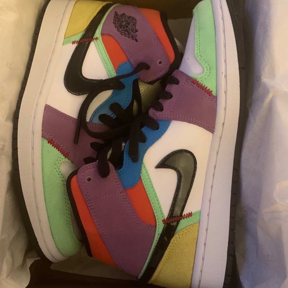 WMNS AIR JORDAN 1 MID SE 'LIGHTBULB'